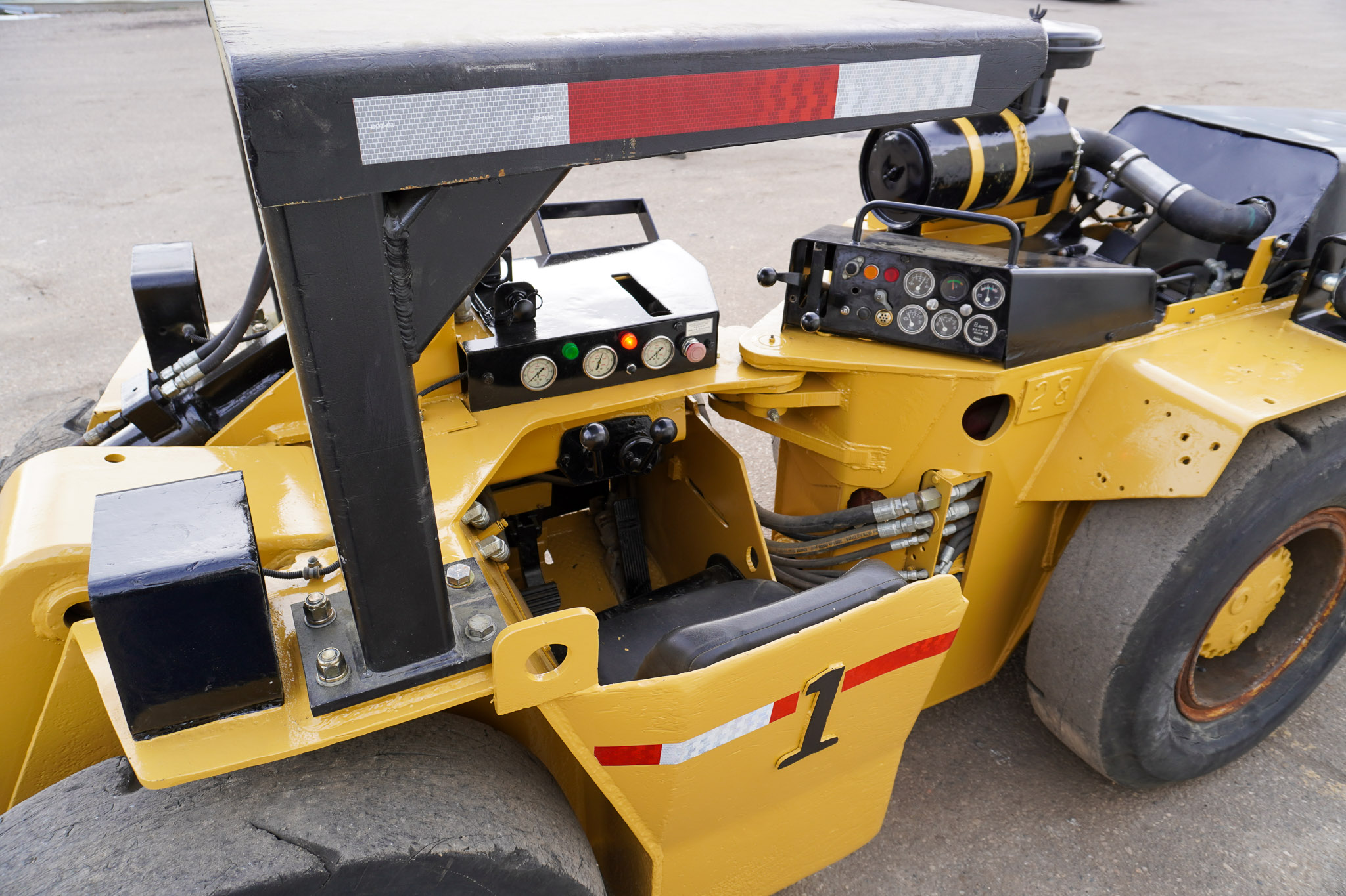 JCI-125 Scooptram - 1.25 yard - Image 5