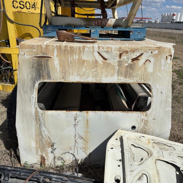 6 Person - Personnel Carrier - Image 3
