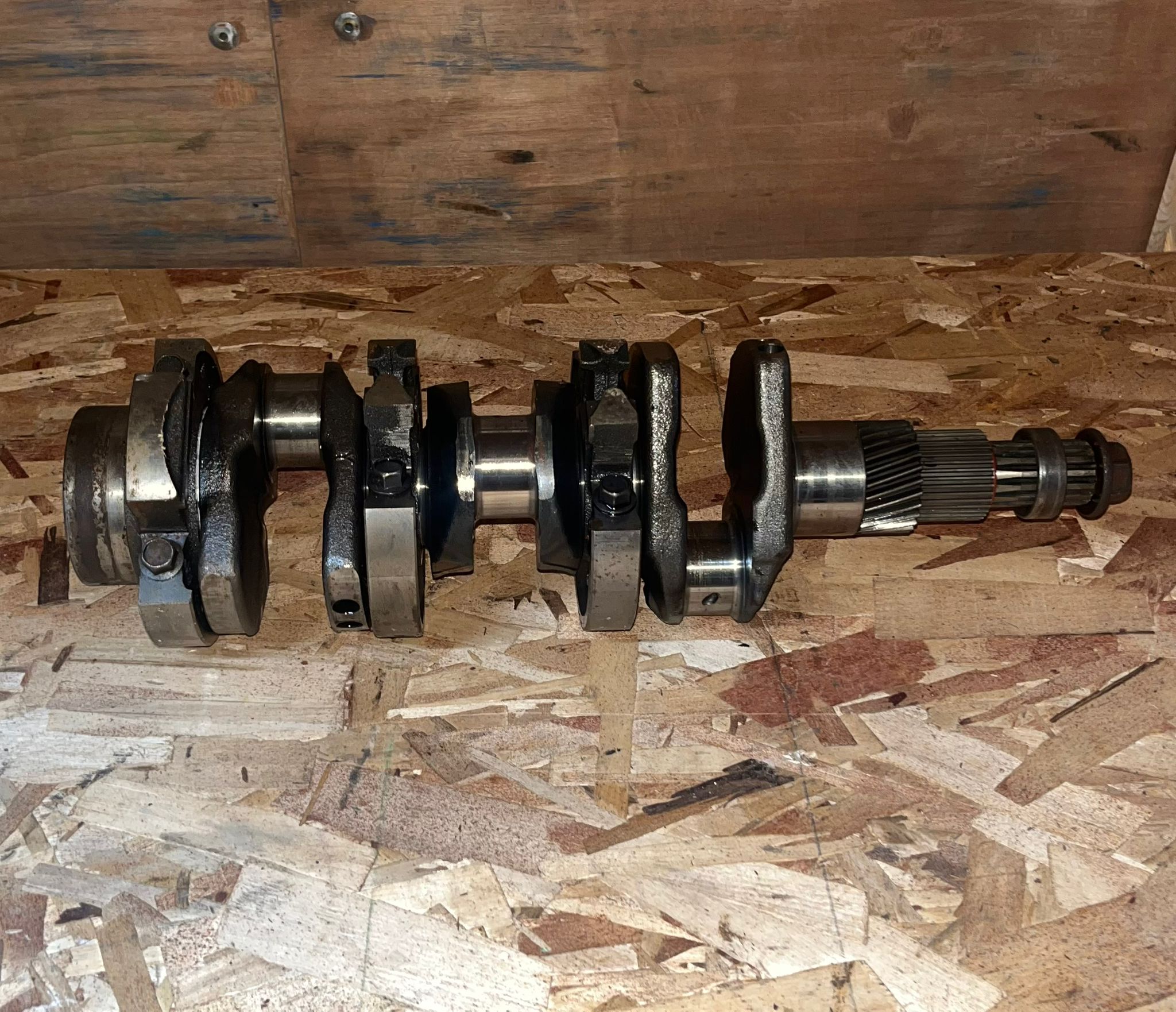 Kubota D1105 Engine Comp Crankshaft - Image 2