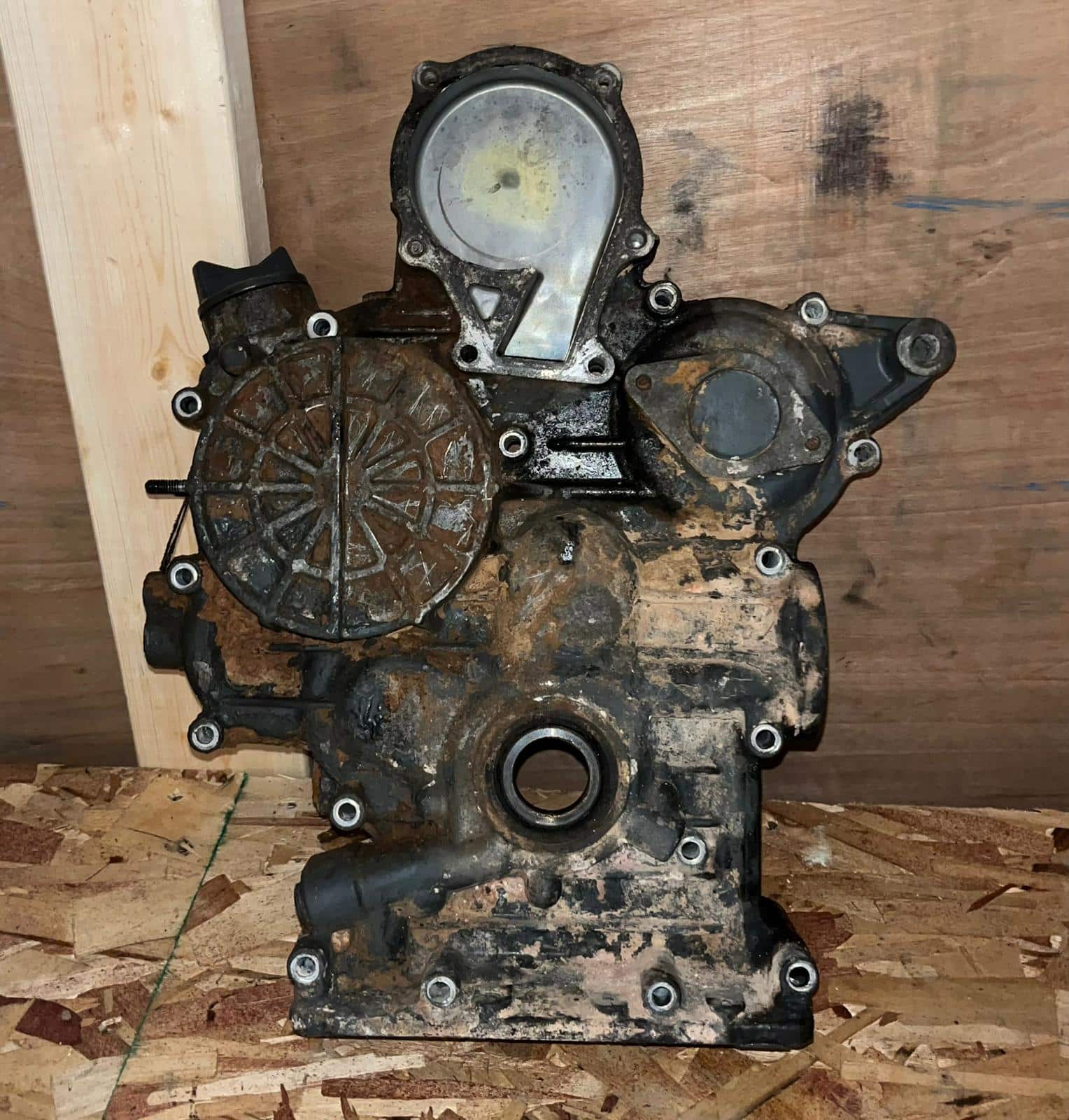 Kubota D1105 Engine Gear Case