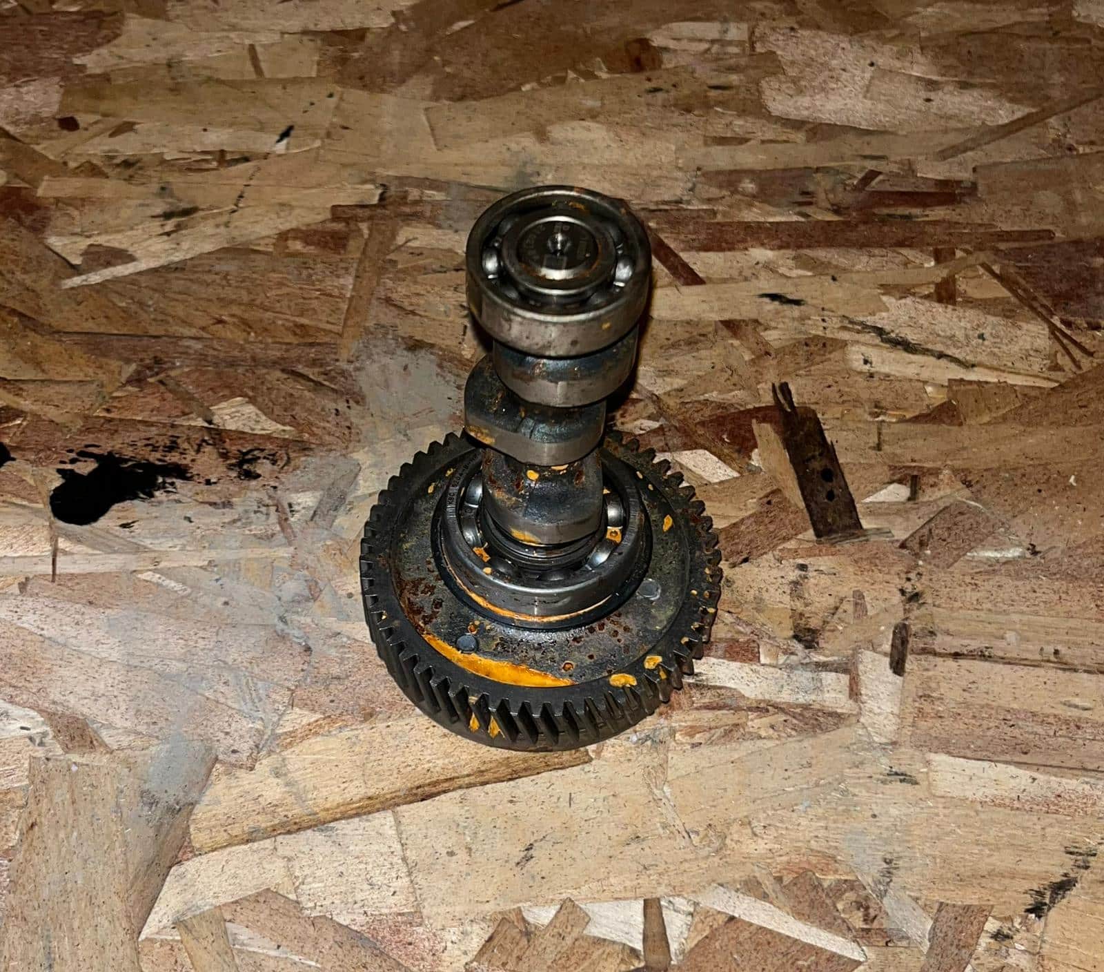 Kubota D1105 Engine - Fuel Camshaft Assembly