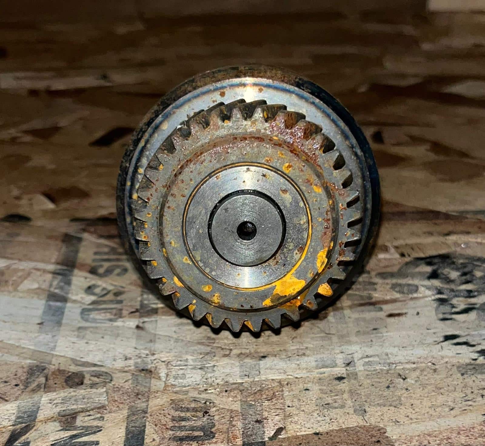 Kubota D1105 Governor Shaft Assembly - Image 3