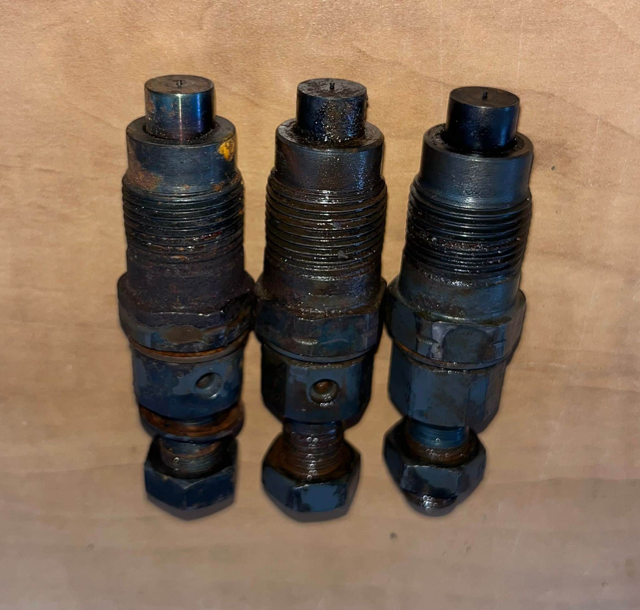 Kubota D1105 Engine Fuel Injector (3pcs) - Image 2