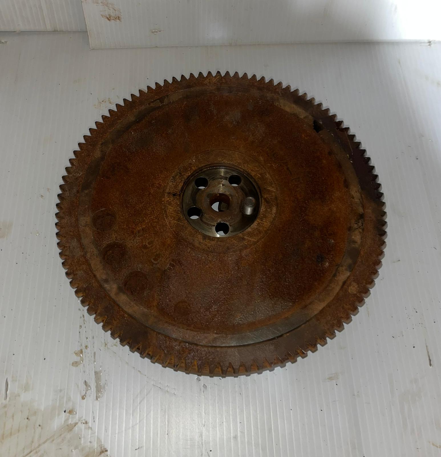 Kubota D902 Engine Flywheel - Image 2