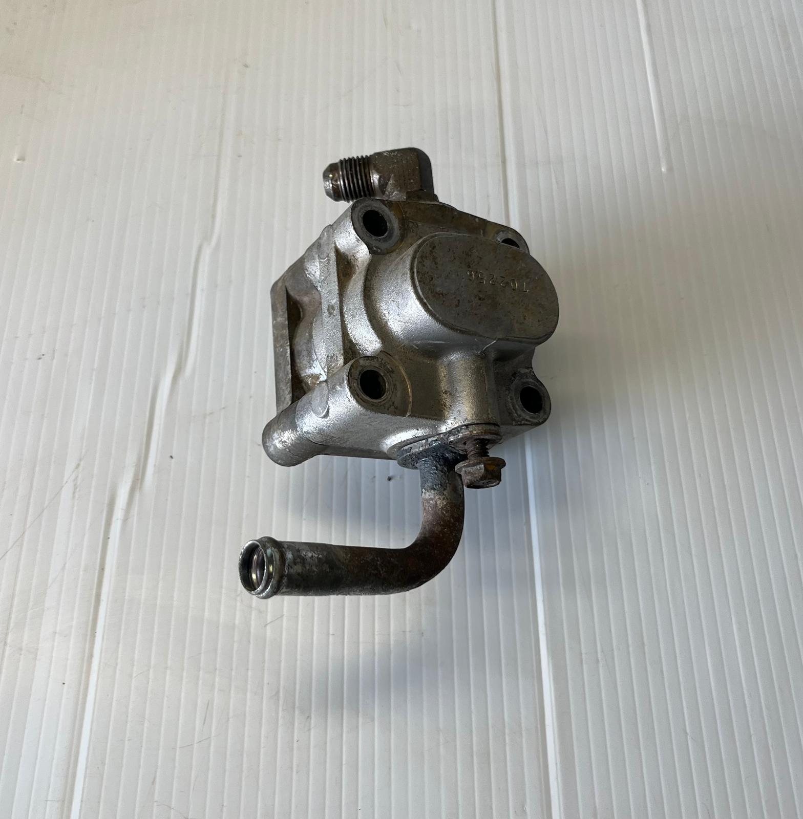 Kubota D902 Engine Hydraulic Pump Assy - Image 3