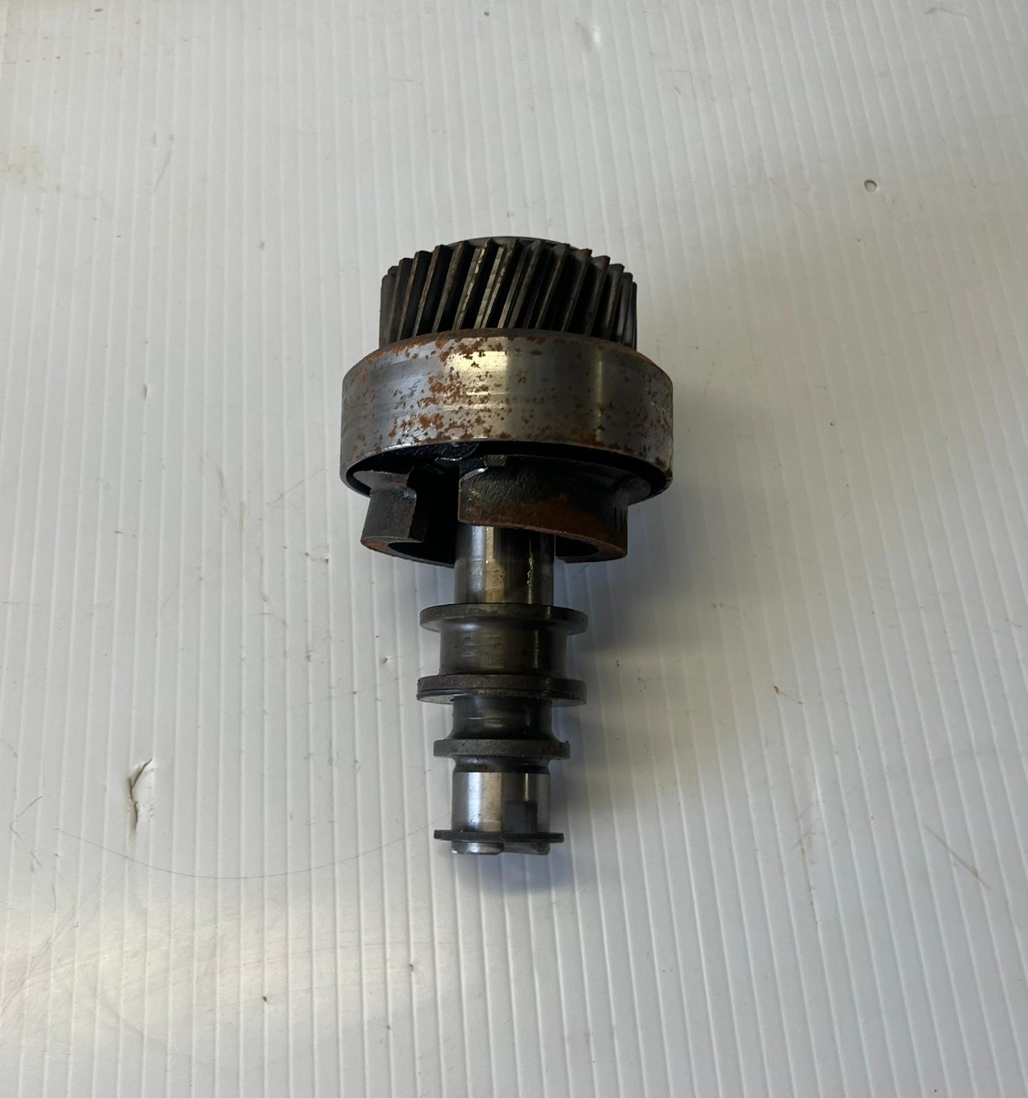 Kubota D1105 Governor Shaft Assy - Image 5