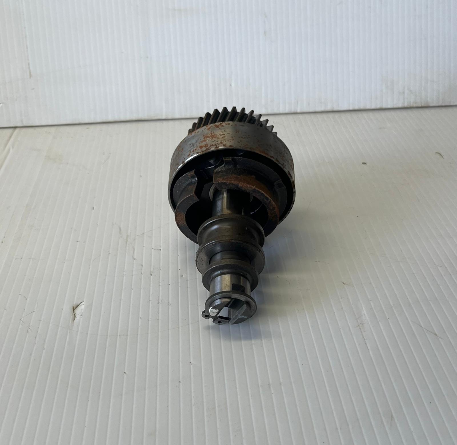 Kubota D1105 Governor Shaft Assy - Image 4