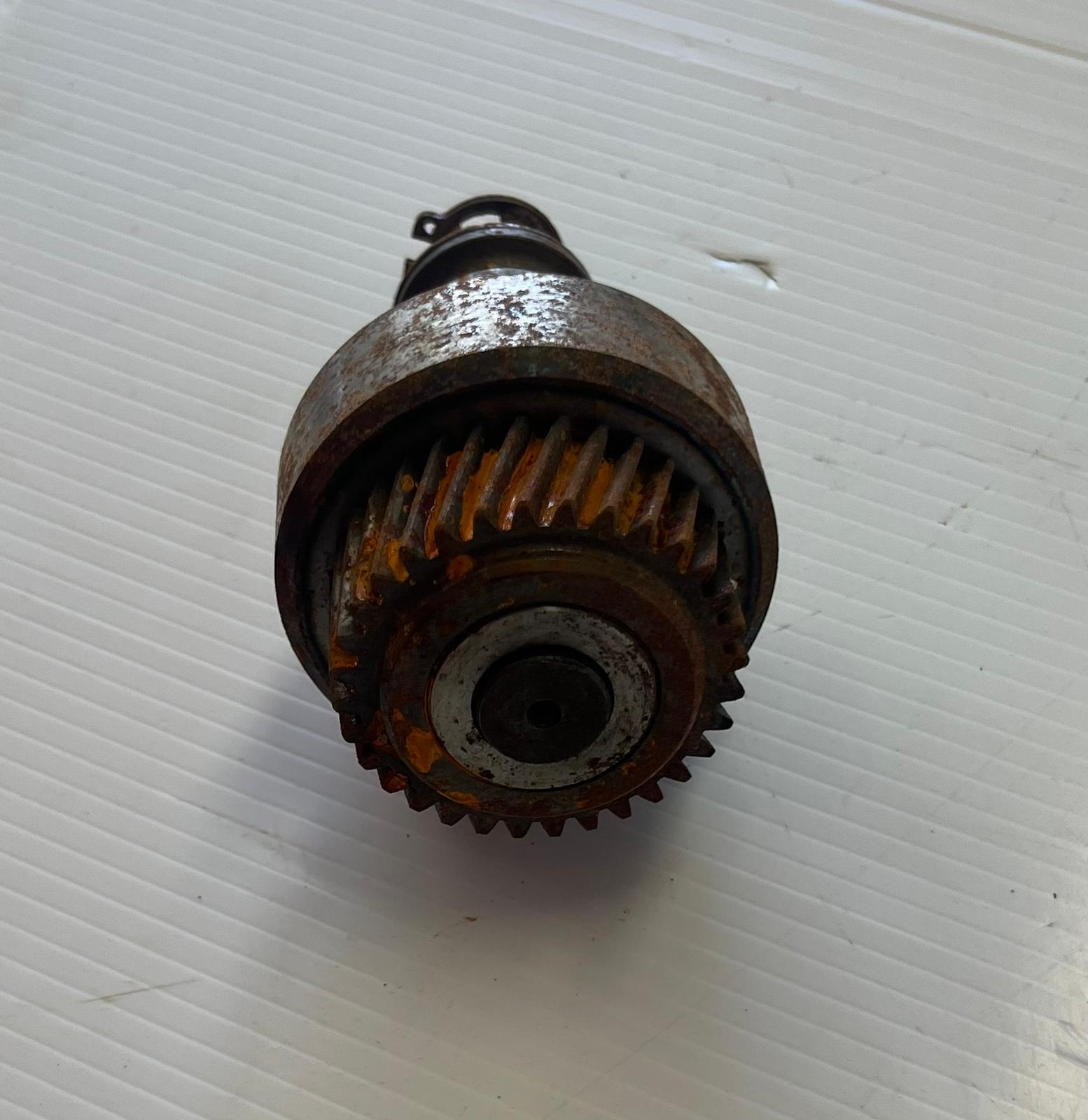 Kubota D1105 Governor Shaft Assembly - Image 4