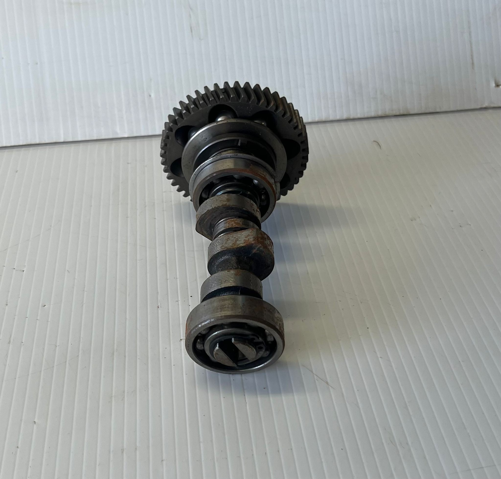 Kubota D902 Engine - Fuel Camshaft Assy - Image 4