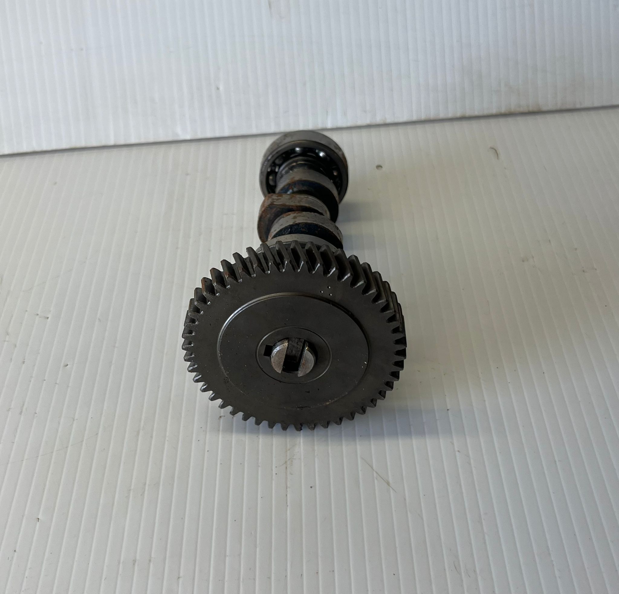 Kubota D902 Engine - Fuel Camshaft Assy - Image 2