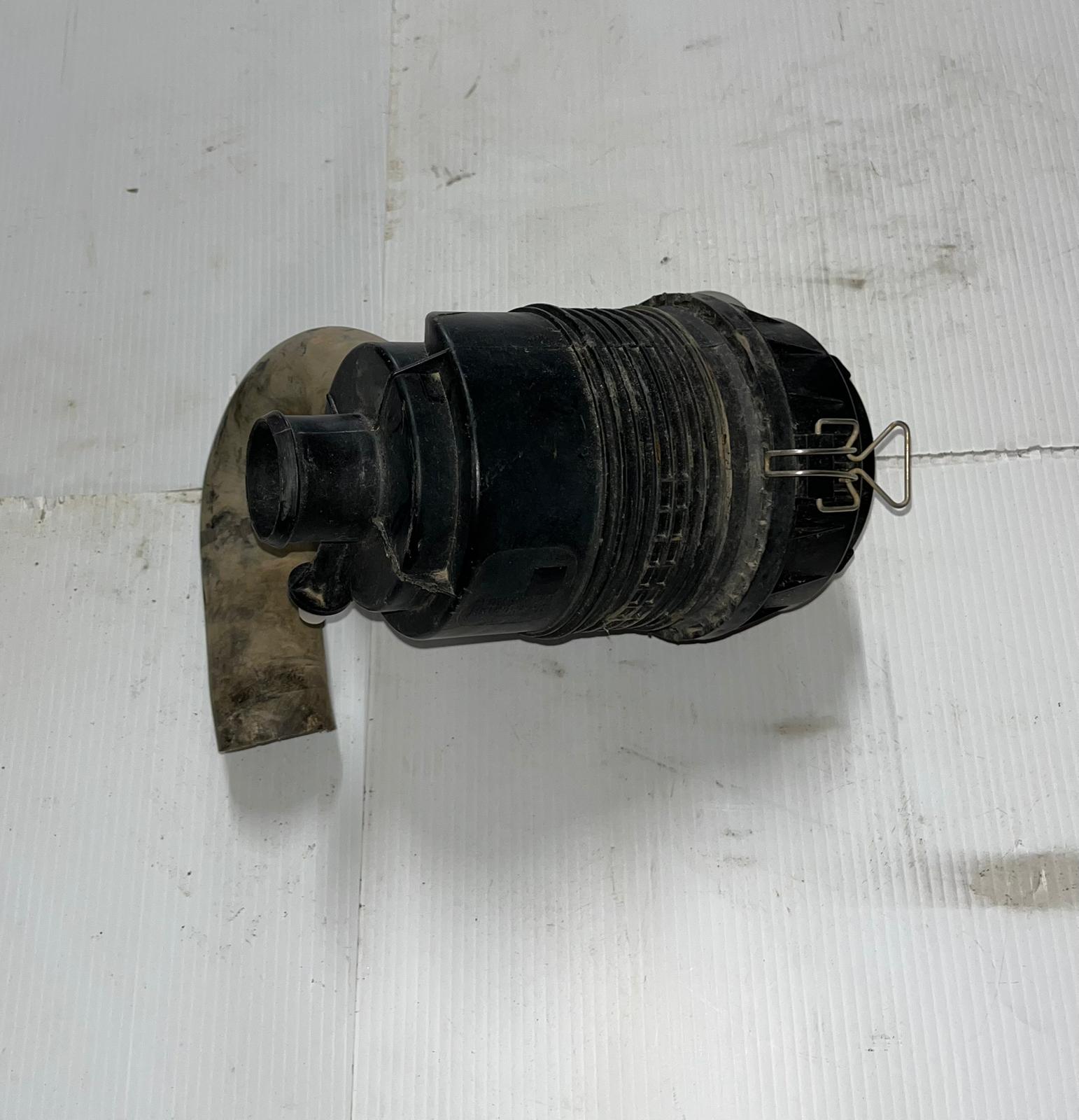 Kubota Air Cleaner Assembly - Image 2