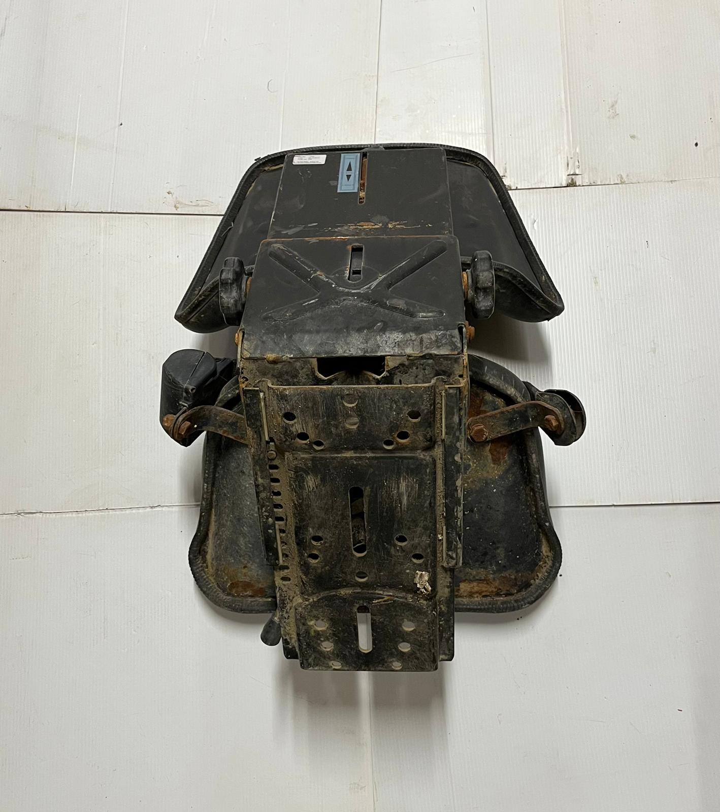 Darby Manufacturing T300 Pilot Seat (B) - Image 4