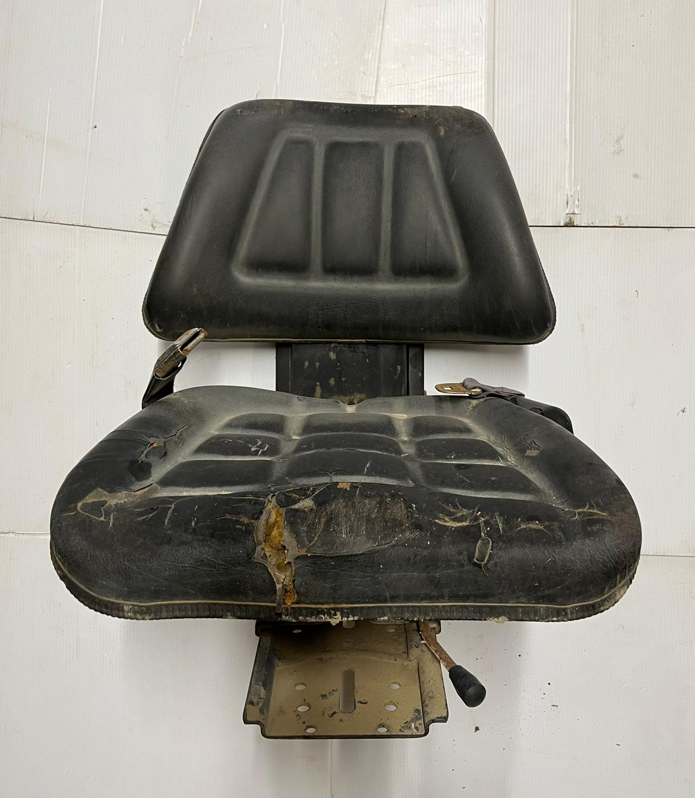 Darby Manufacturing T300 Pilot Seat (B) - Image 2
