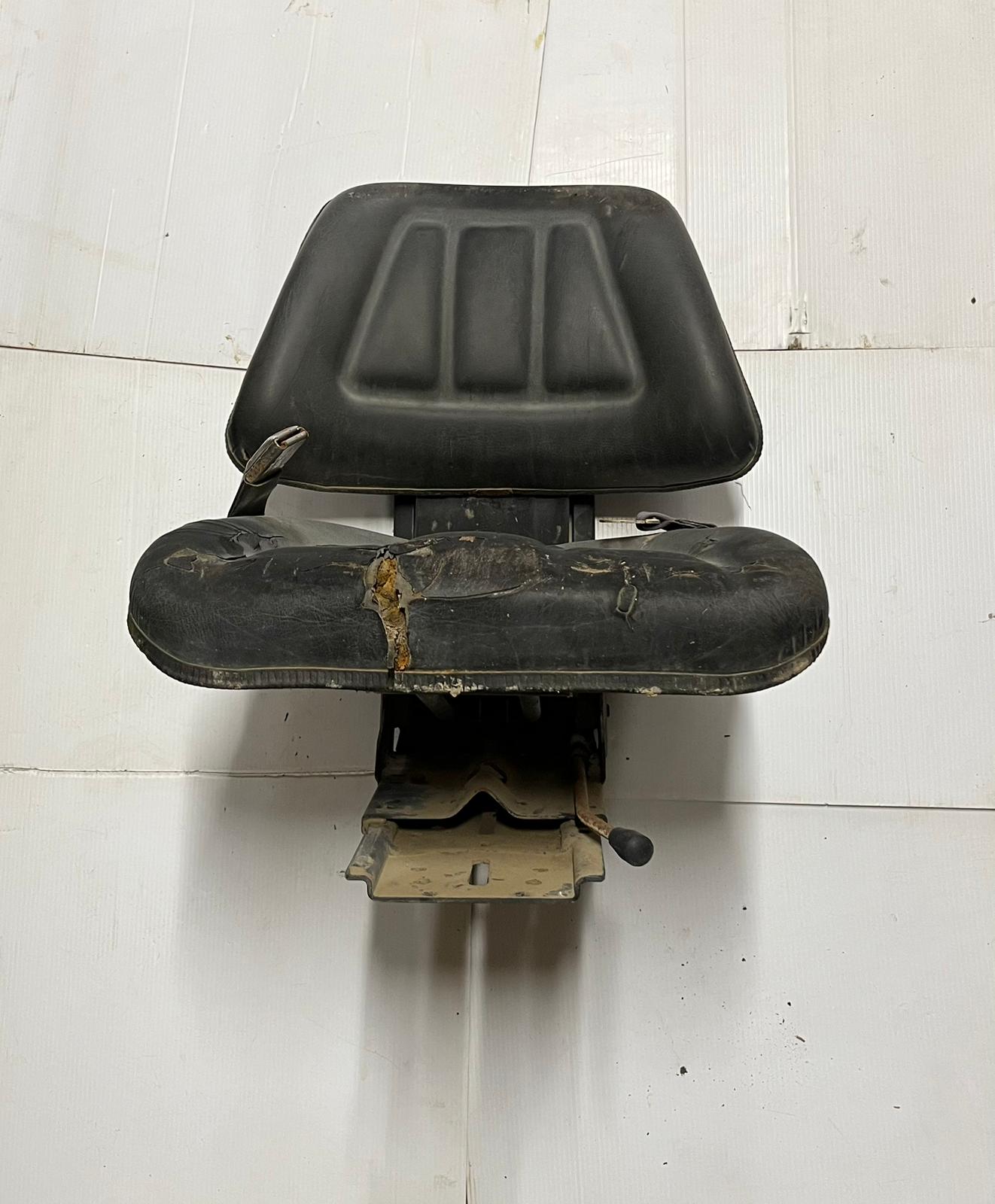 Darby Manufacturing T300 Pilot Seat (B)