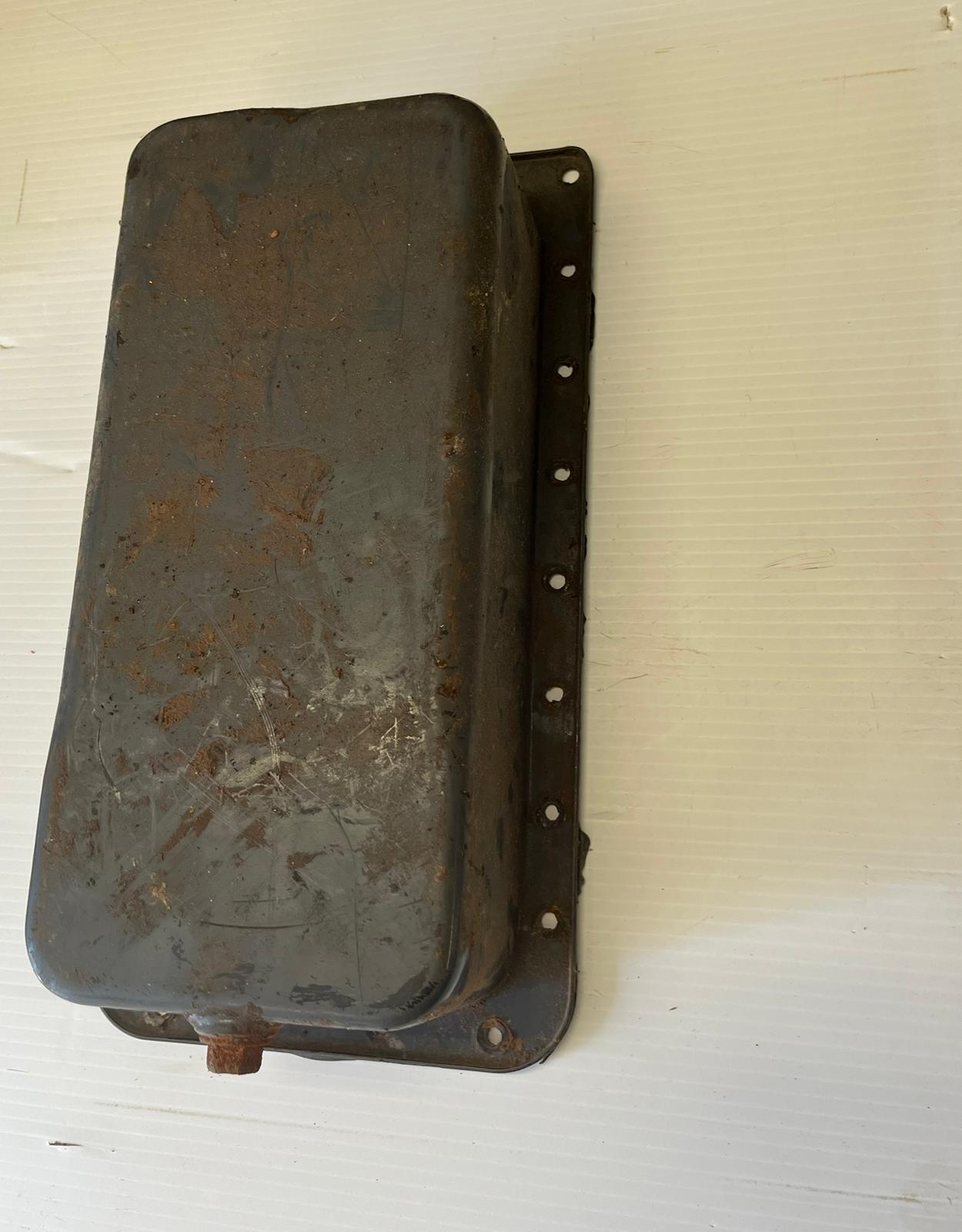 Kubota D902 Engine Oil Pan - Image 4