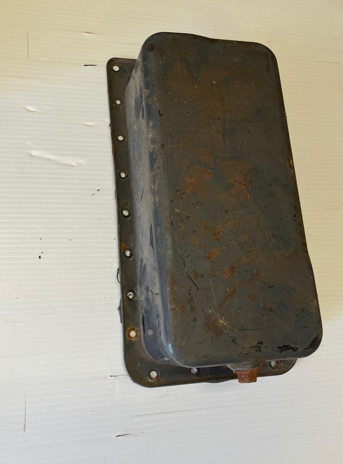 Kubota D902 Engine Oil Pan - Image 3
