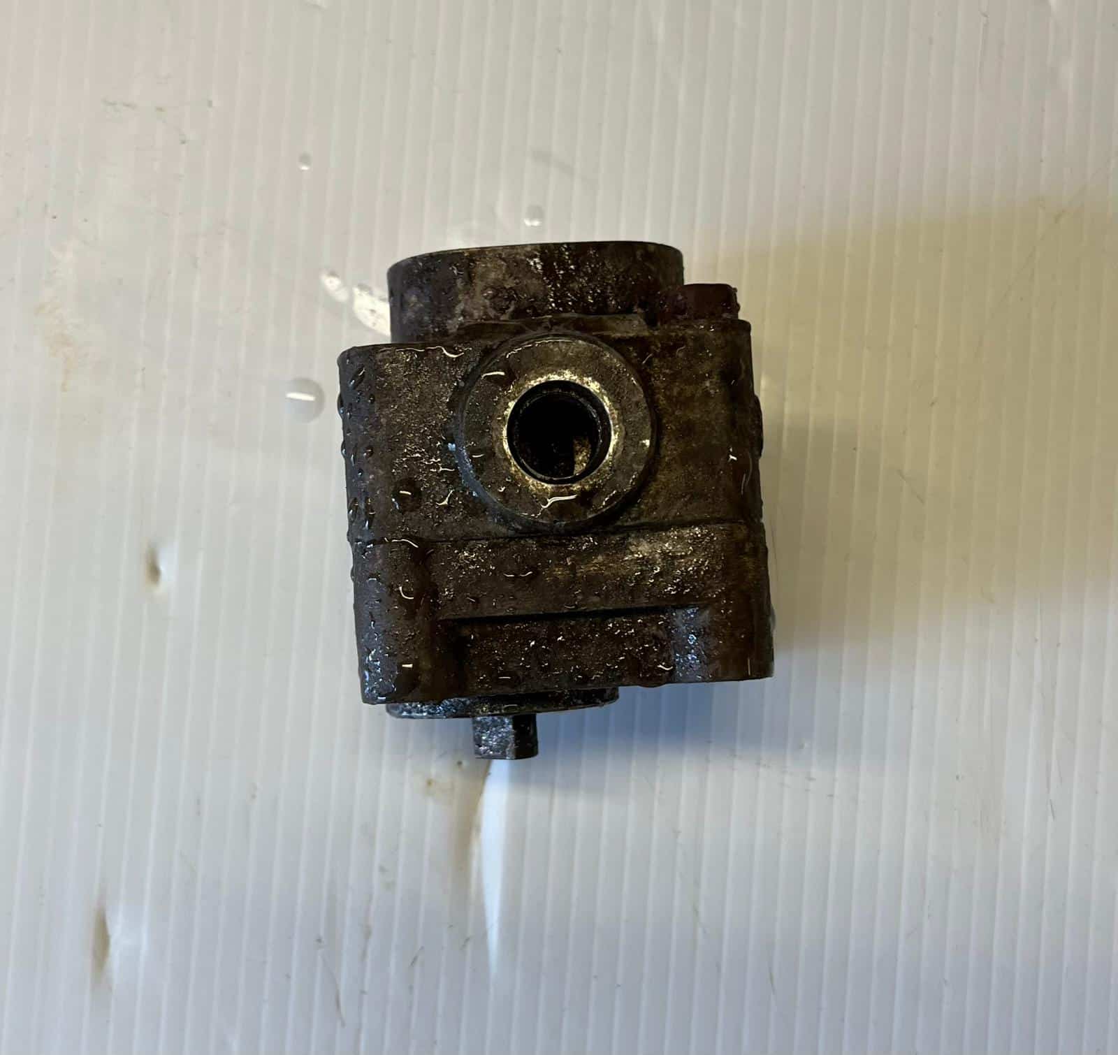 Kubota RTV900 Hydraulic Pump Assy (#2) - Image 3