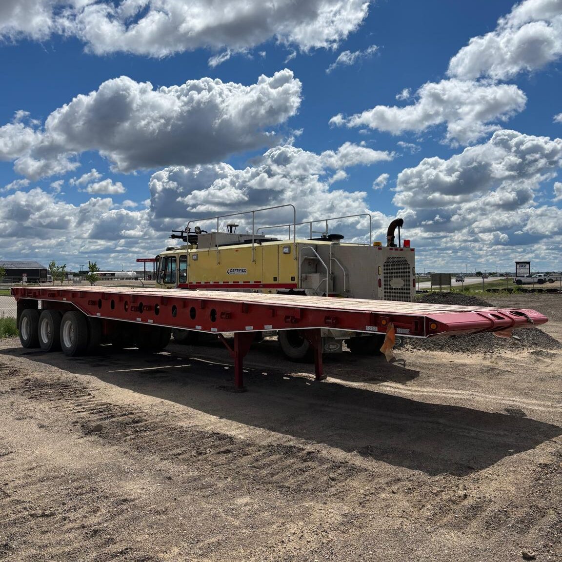 1998 45′ Tri-Axle Roller Bed Trailer