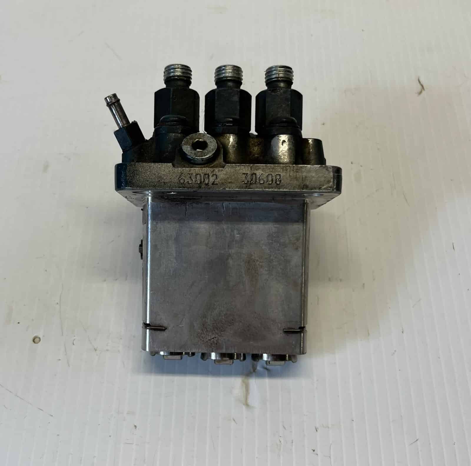 Kubota D1105 Injection Pump Assy - Image 3
