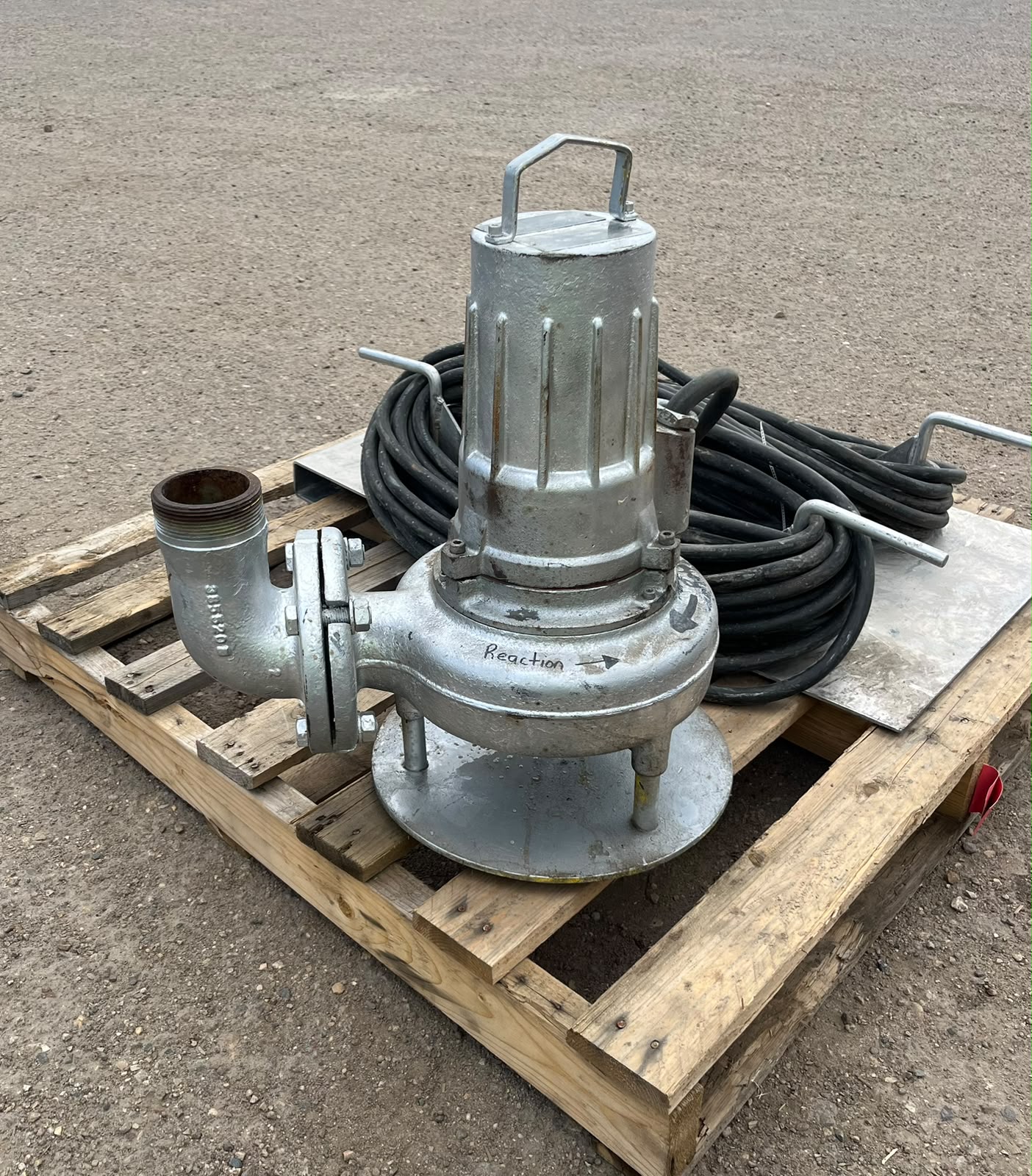 Flygt 3068 Submersible Pump - 2.75" Discharge, 3.2HP w/ Starter - Image 2