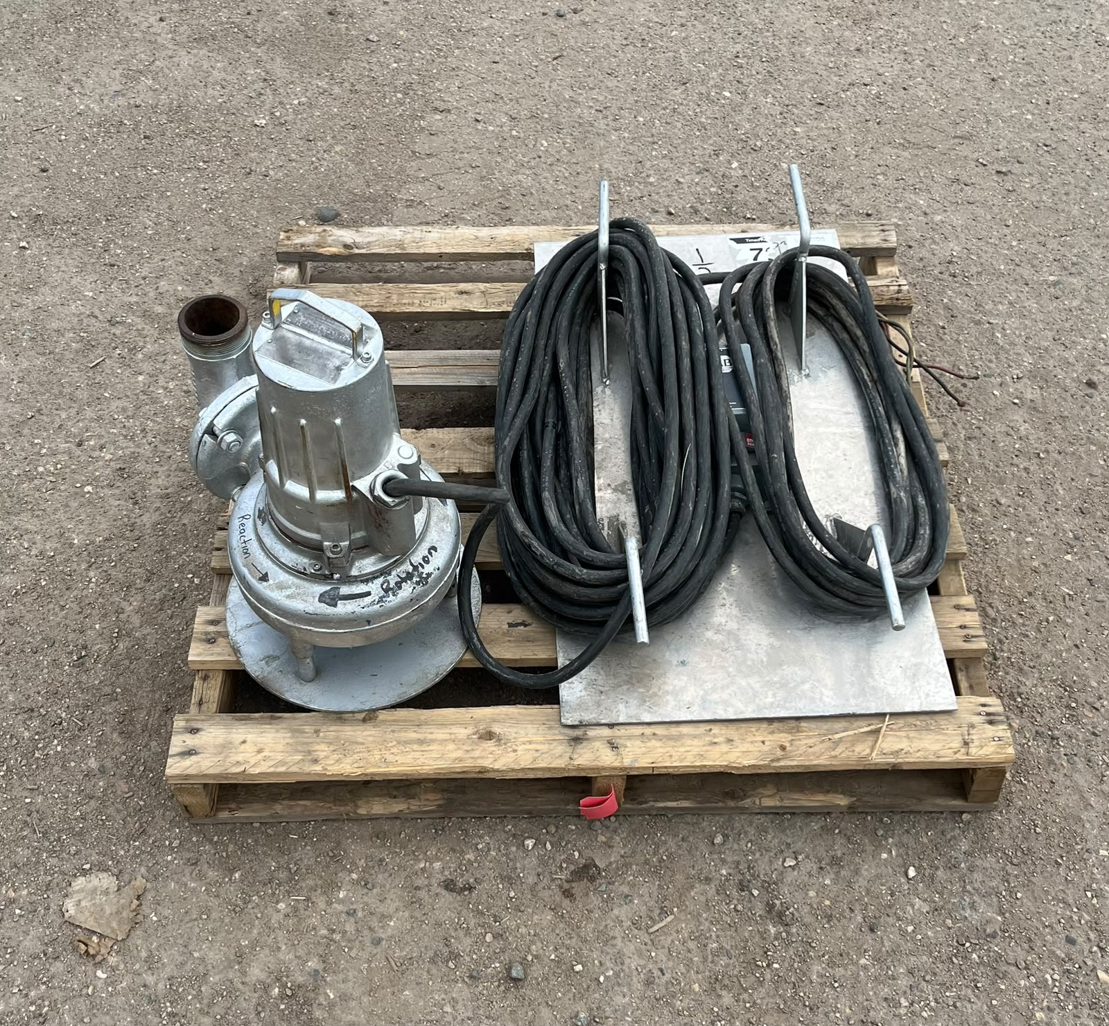 Flygt 3068 Submersible Pump - 2.75" Discharge, 3.2HP w/ Starter
