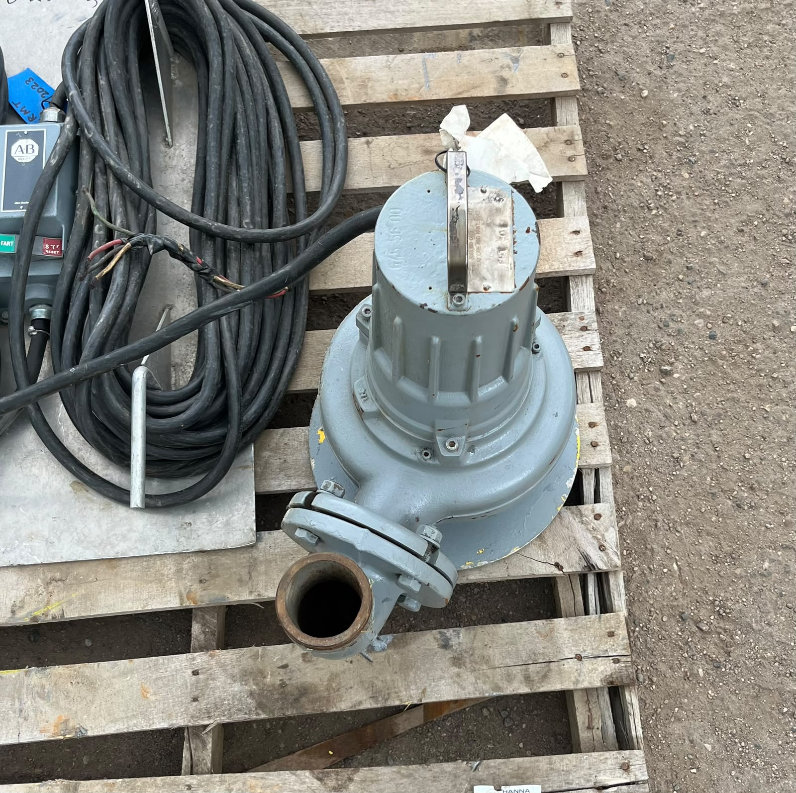 Flygt 3068 Submersible Pump w/ Starter - 2.75" Discharge, 3.2HP - Image 2