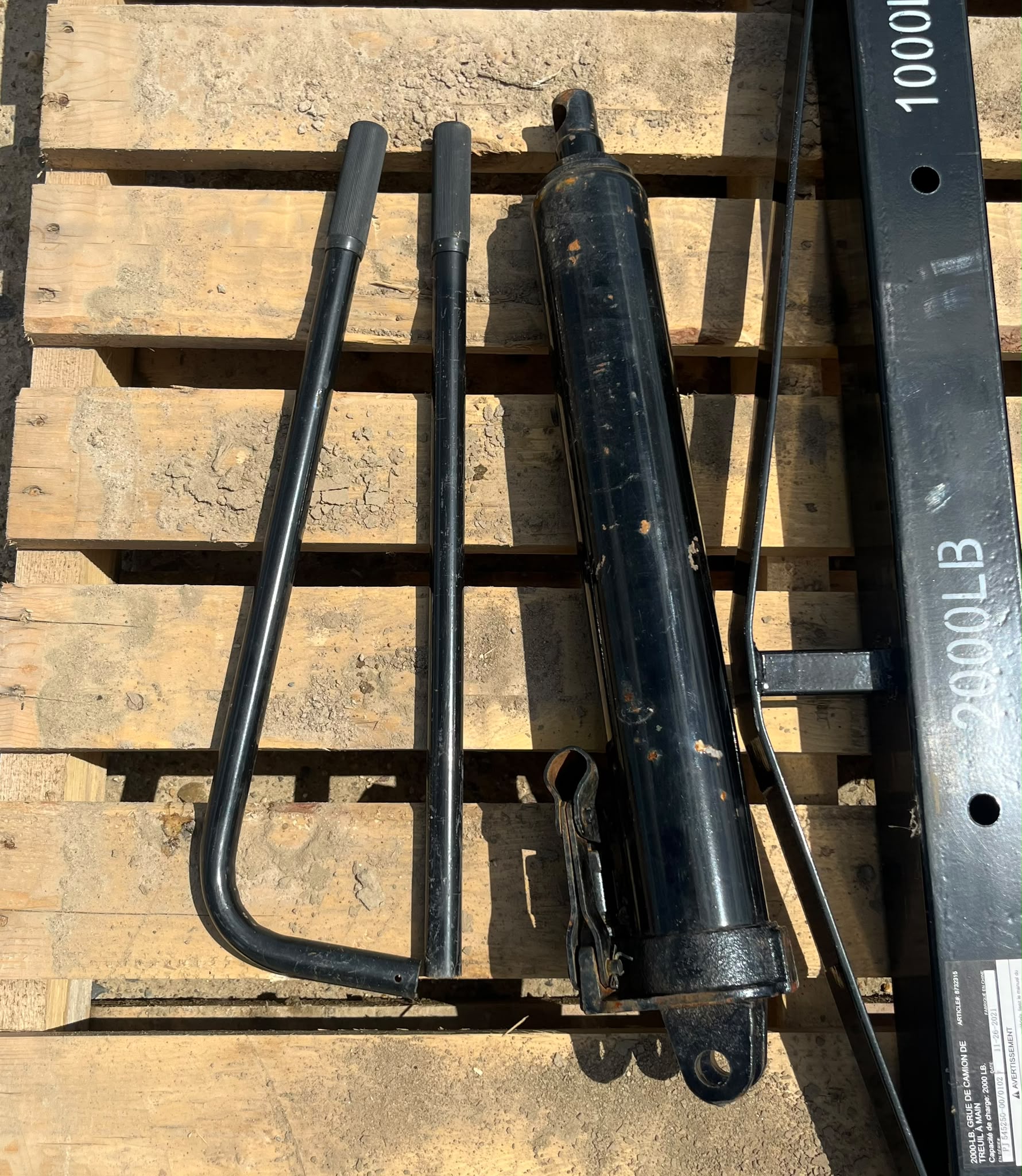 2,000lb Truck Mounted Crane (missing winch and hardware) - Image 3
